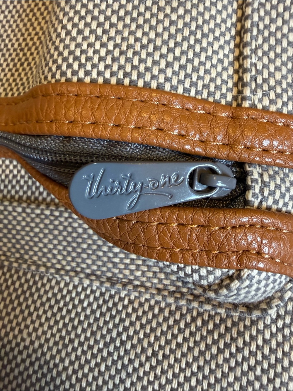 thirty-one Beige Crossbody Sling Bag with Brown Trim - Picture 6 of 6